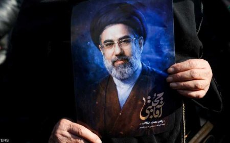 تحذير إيراني من "مخطط مشؤوم".. مجتبى خامنئي يدعو للوحدة في مواجهة الحرب الإعلامية