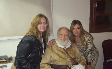 ليلى علوي في حضرة من يحيى الفخراني.. لحظات إنسانية مؤثرة داخل عرض “الملك لير”