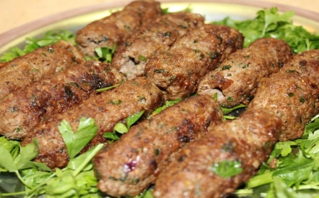 طريقة عمل الكفتة المشوية بالفرن مثل المطاعم بخطوات سهلة وطعم لا يقاوم