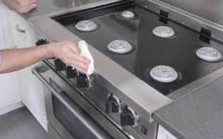 طرق سهلة وفعالة في تنظيف البوتجاز بدون مجهود.. حيل منزلية تعيد له لمعانه في دقائق