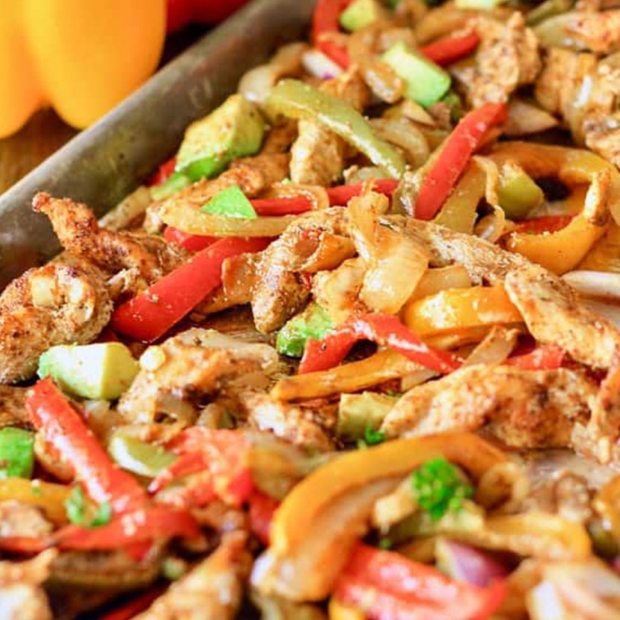 طريقة عمل شاورما الفراخ في البيت زي المحلات.. تتبيلة سرية وطعم مدخن لا يقاوم