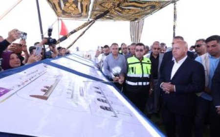 "امشي خالص من قدامي".. وزير النقل المصري يثير الجدل بعد توبيخ مهندس في جولة ميدانية