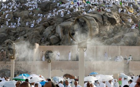 بث مباشر يوم عرفة.. مشاهد روحانية من جبل عرفات خلال أداء ركن الحج الأعظم