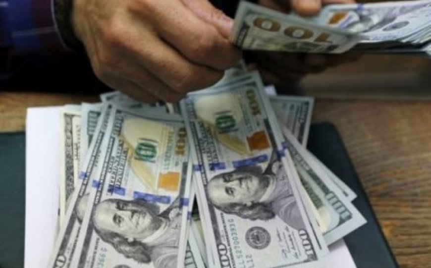 سعر الدولار مقابل الجنيه المصري اليوم.. استقرار بالبنوك أول العيد