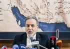وزير خارجية إيران يوجه تحذيرًا حادًا لواشنطن.. تصعيد جديد في أزمة مضيق هرمز