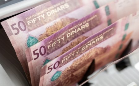 تفاصيل زيادة راتب الموظفين والمتقاعدين الأقل من 600 دينار بالأردن