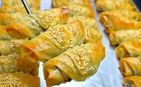طريقة عمل وردات الجلاش.. حلويات شرقية فاخرة بطعم المحلات وأبسط المكونات