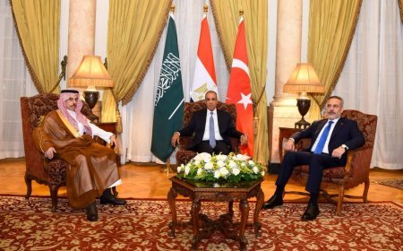 القاهرة تجمع السعودية وتركيا.. مشاورات ثلاثية بشأن الإقليم