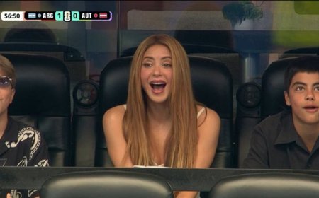 شاكيرا تخطف الأضواء في مباراة الأرجنتين والنمسا بالمونديال
