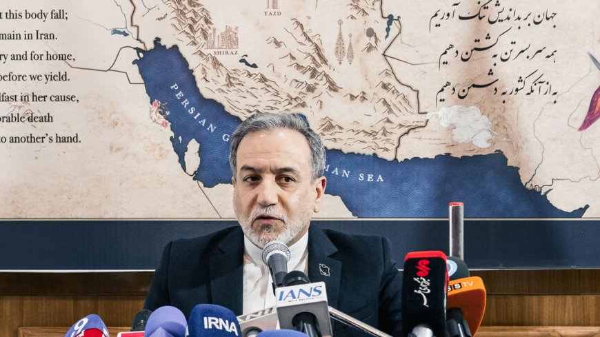 وزير خارجية إيران يوجه تحذيرًا حادًا لواشنطن.. تصعيد جديد في أزمة مضيق هرمز