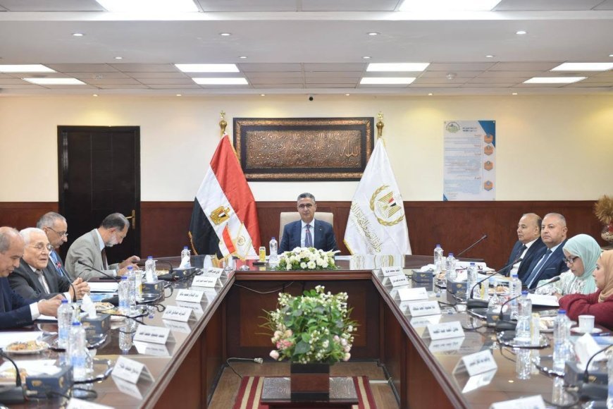 وزير التموين يعتمد موازنة "القابضة للصوامع" ويؤكد على أهمية تطوير التخزين