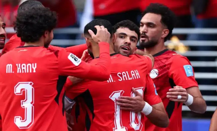 محمد عبد المنعم يغادر مباراة مصر وإيران مصابًا