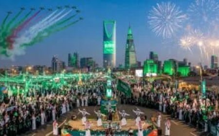 هوية اليوم الوطني السعودي 2026.. شعار "عزنا بطبعنا" وأبرز فعاليات الاحتفال وإجازة القطاعات المختلفة