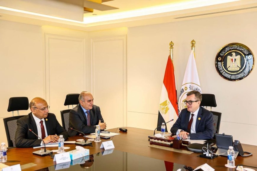 وزير التخطيط يترأس اجتماعاً لتطوير منظومة "موازنة البرامج والأداء"