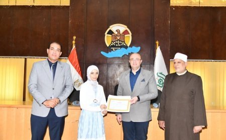 محافظ الفيوم يُكرم أوائل الثانوية العامة والأزهرية والدبلومات الفنية خلال احتفالية كبرى بدينوان عام المحافظة