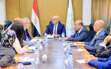 تطوير التعليم وتدريب المعلمين على طاولة وزير التربية والتعليم ومدير اليونسكو بالقاهرة