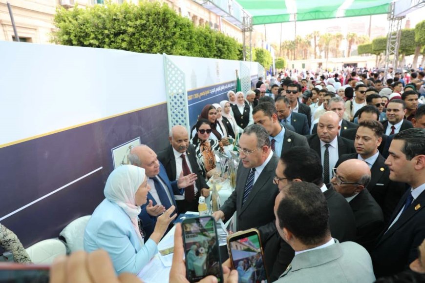 وزير التعليم العالي يتفقد جامعة القاهرة