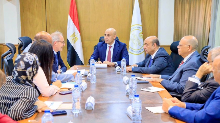 تطوير التعليم وتدريب المعلمين على طاولة وزير التربية والتعليم ومدير اليونسكو بالقاهرة