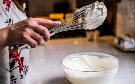 طريقة عمل الكريم شانتيه في المنزل بطريقة بسيطة.. مش هتشترية تاني