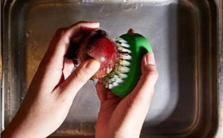 قبل تناولة.. تعرف على الطريقة الصحيحة لغسل الخضار و الفواكه