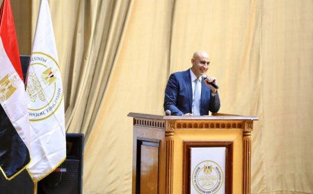 وزير التعليم يحسم الجدل حول مواد المدارس الدولية والمجموع