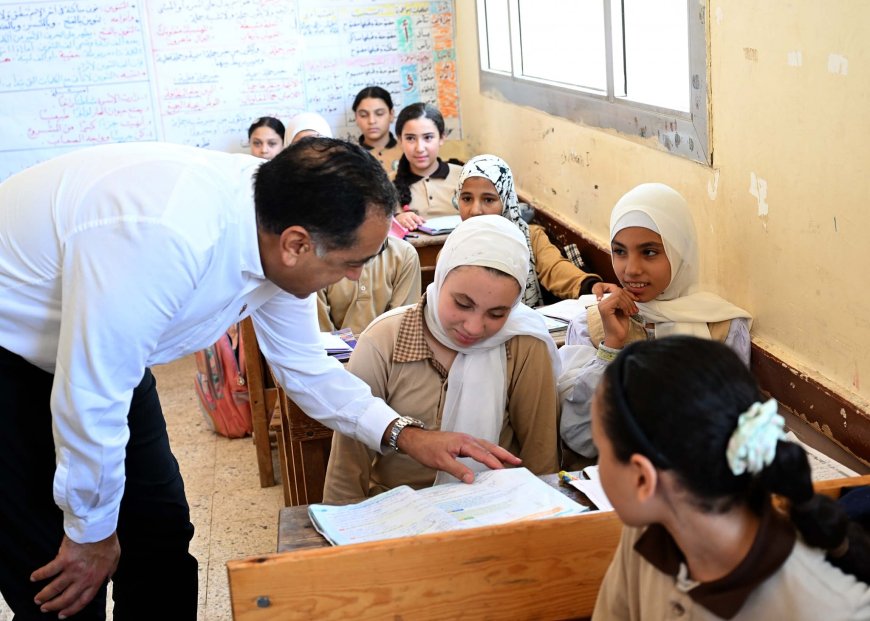 2100 جنيه للمعلمين.. تعرف على شروط صرف حافز التدريس