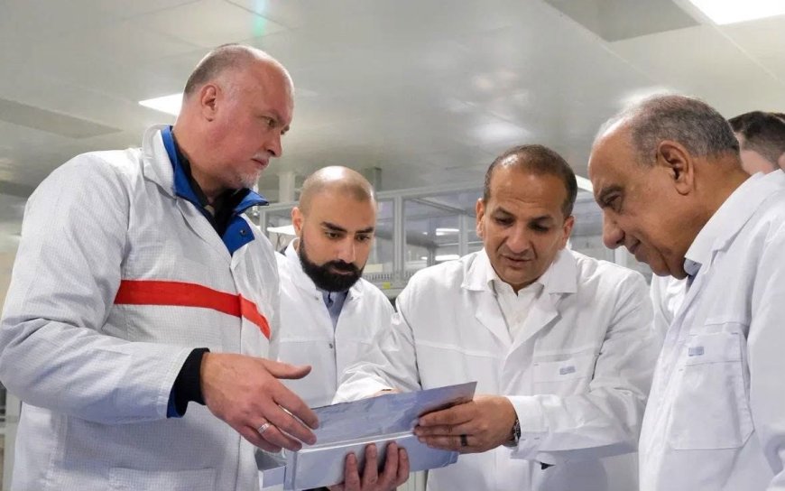 وزير الكهرباء يتفقد مصنع بطاريات الليثيوم في روسيا لبحث نقل التكنولوجيا إلى مصر